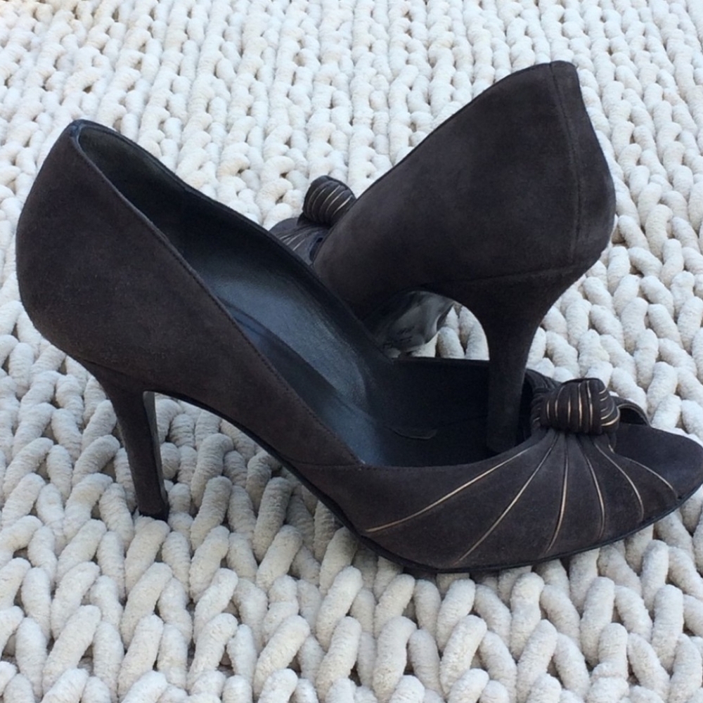 GUCCI brown suede peep toe heels